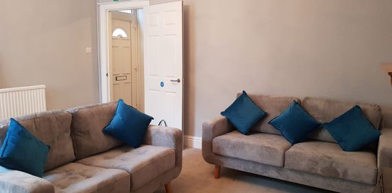 Broom Grove Room 4 - Photo 2