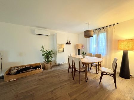 Location Maison 4 pièces 75m² GALLARGUES LE MONTUEUX 30660 - Photo 4