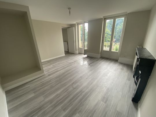 Location Appartement 2 pièces 62m² LE CREUSOT 71200 - Photo 1