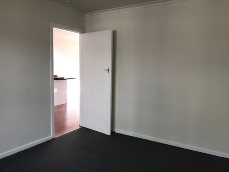 Ideally located 2 bedroom unit - ready to move in now! - Photo 5