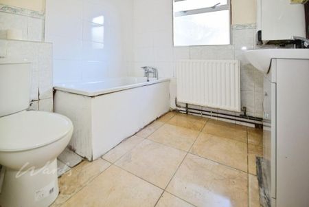 3 bedroom terraced house to rent - Photo 3