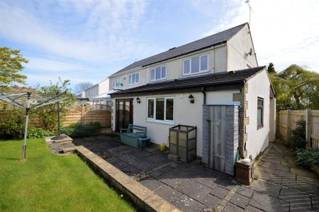 3 bedroom semi-detached house to rent - Photo 2