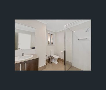 Charming 3-Bedroom Rental House in Oonoonba – A Peaceful Retreat Aw... - Photo 4