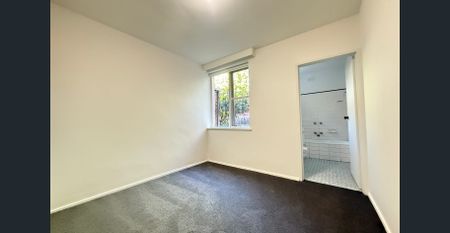 Spacious Ground Floor Apartment in Prime Northcote Location - Photo 4
