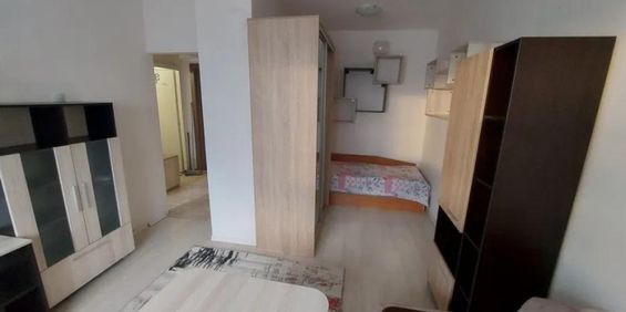 De inchiriat apartament o camera in zona Coresi - Fotografie 3