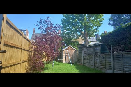Room in a Shared House, London, SW12 - Photo 3