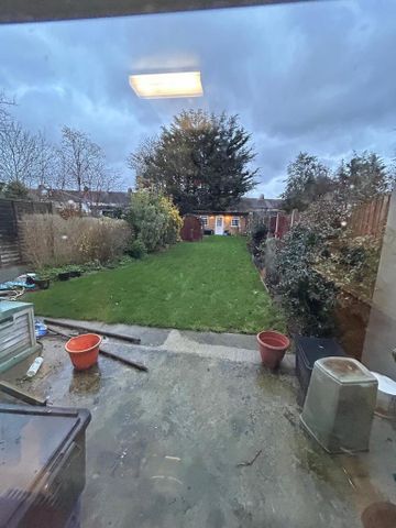 4 bedroom terraced house to rent - Photo 2