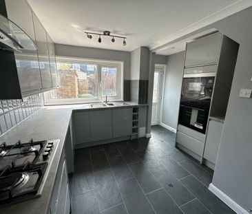 3 bedroom terraced house to rent - Photo 6