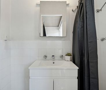 51 Hereford Street, Glebe NSW 2037 - Apartment For Rent | Domain - Photo 2