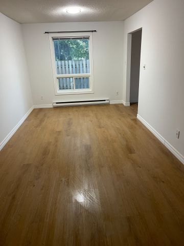 For Lease - 450 Bristol Crescent Unit# 6, Oshawa, Ontario - Photo 3