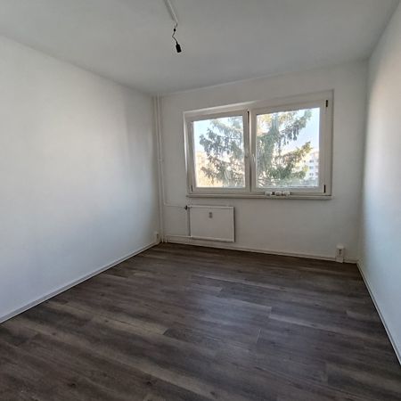 Frisch Renovierte 3-Raum-Wohnung mit Badewanne und Balkon - Photo 4