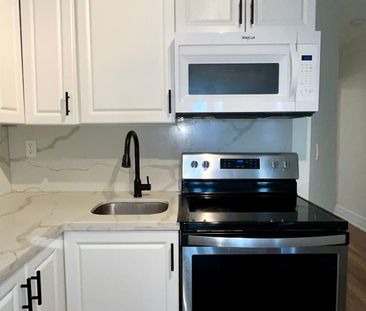 For Lease - 86 Carlaw Avenue, Toronto, Ontario - Photo 4