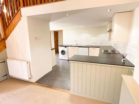 2 bedroom barn conversion to rent - Photo 3