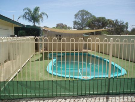 9 Hermit Street, Roxby Downs, SA 5725 - Photo 2