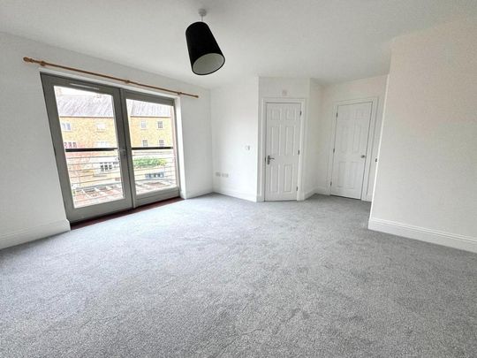 4 bedroom end of terrace house to rent - Photo 1