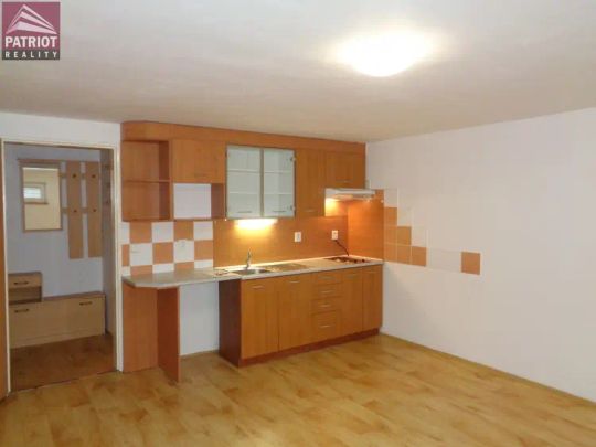 Pronájem bytu 1+kk Olomouc, ulice Jihoslovanská - Photo 1