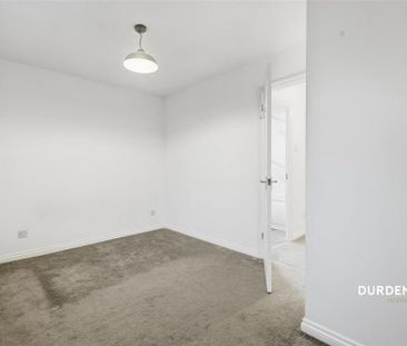 3 bedroom end of terrace house to rent - Photo 4