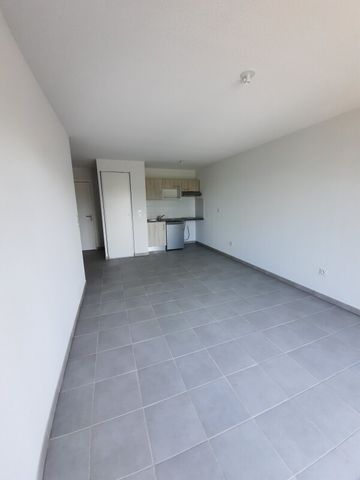 Location Appartement 2 pièces 41m² ROQUES 31120 - Photo 4