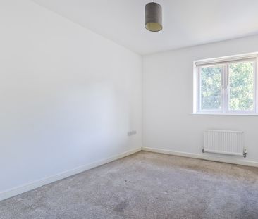 Whitley Rise, Reading, RG2 0NS - Photo 2
