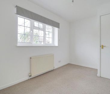 2 bedroom semi-detached house to rent - Photo 5