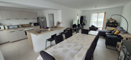 Location Maison 4 pièces 79m² COURRIERES 62710 - Photo 2
