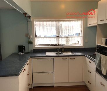 Tidy 3-Bedroom Home Close to Town - Photo 5