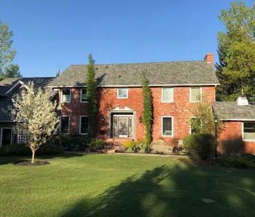 Rental Suite 2,000 sq.ft., 2-bedroom + den, NW CALGARY-$2,500 (with... - Photo 1