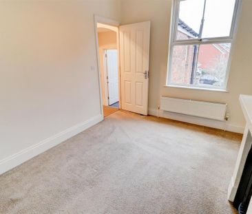 2 bedroom end of terrace house to rent - Photo 3