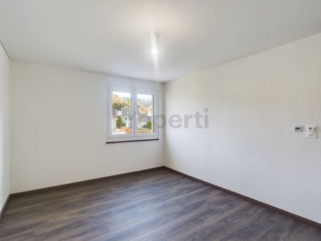 Completely renovated 5.5-room terraced single-family house in Bichelsee - Foto 4