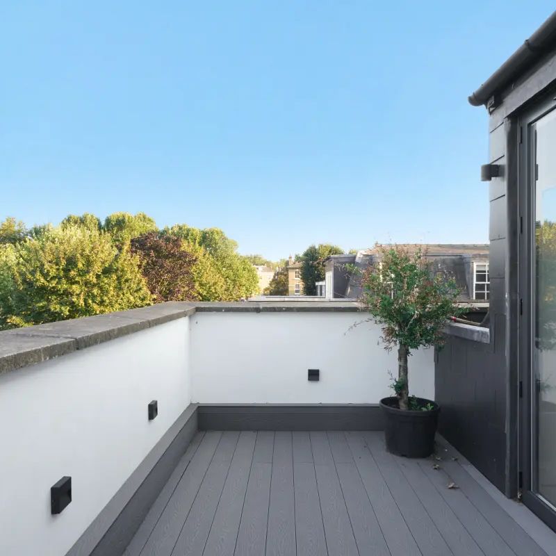 5 bedroom house in Primrose Hill - Photo 1