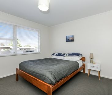 New Lynn 2-bedroom unit - Photo 5