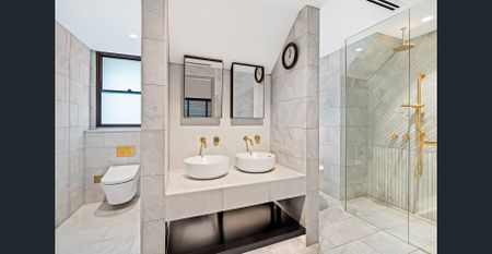 'The Grande' Inner City Townhouse - Photo 5