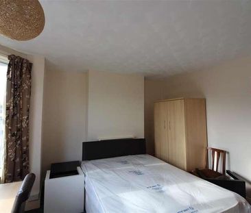 Newcombe Road, Southampton, SO15 - Photo 1