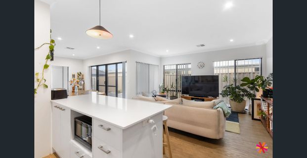 MODERN IMPRESSIVE FAMILY HOME - ENJOY THE BEACH LIFE - Photo 1