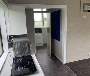 One bedroom self-contained flat in quiet setting - Photo 1