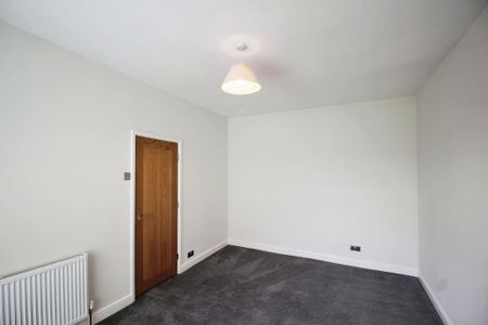 3 bedroom end of terrace house to rent - Photo 5
