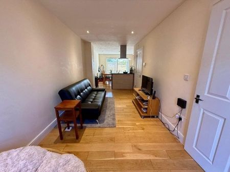 Dover Street, Inner Avenue - Photo 2