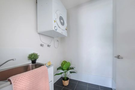 Modern & Convenient 1 Bedroom Living in the Heart of Queanbeyan - Photo 4