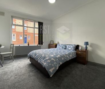 5 bedroom terraced house to rent - Photo 4