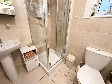 1 bedroom in a house share to rent - Photo 5