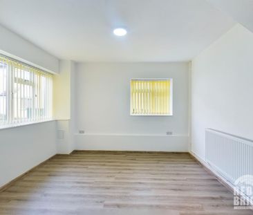 3 bedroom end of terrace house to rent - Photo 3