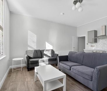 Apt 2, 56 Myrtlefield Park, Belfast, BT9 6NF - Photo 2