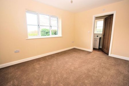 3 bedroom detached bungalow to rent - Photo 4