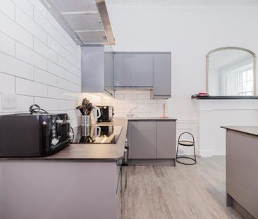 6 bedroom flat share to rent - Photo 2