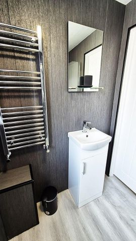 6 bedroom terraced house to rent - Photo 3