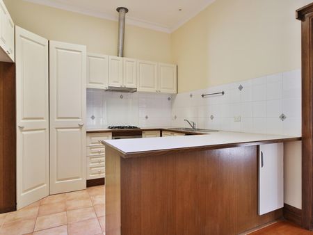 2 Lockwood Street, Bentleigh VIC 3204 - House For Rent | Domain - Photo 4