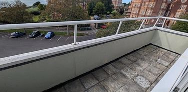 Grand Court, Earls Avenue, Folkestone, CT20 2EU, Kent - Photo 2