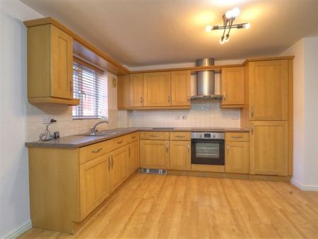 2 BED Ground floor flat To rent - Photo 4