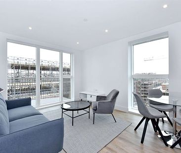 A modern and furnished one bedroom apartment in the Horlicks Quarter by Berkeley Homes development in Slough. - Photo 3