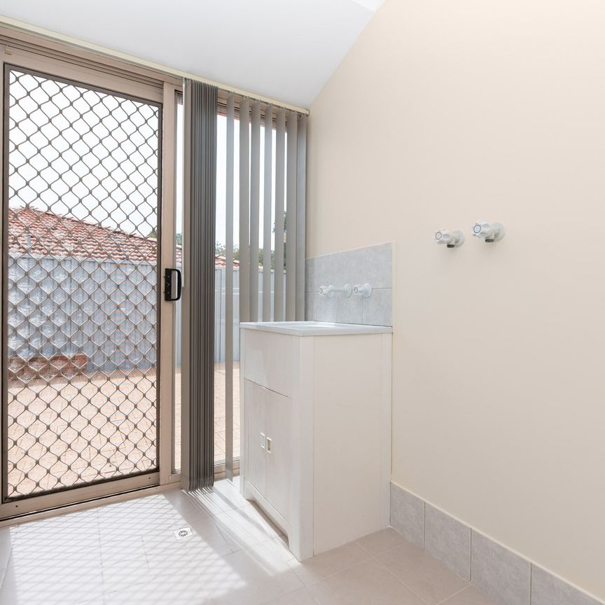 24 Goroka Grove, Ballajura - Photo 1